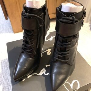 Banana Republic Pamelashoetie bootie